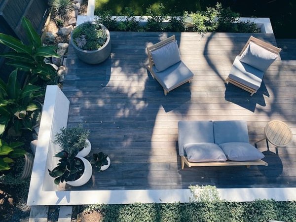 How to Plan an Accessible Roof Deck for Social Gatherings in an Urban Environment?